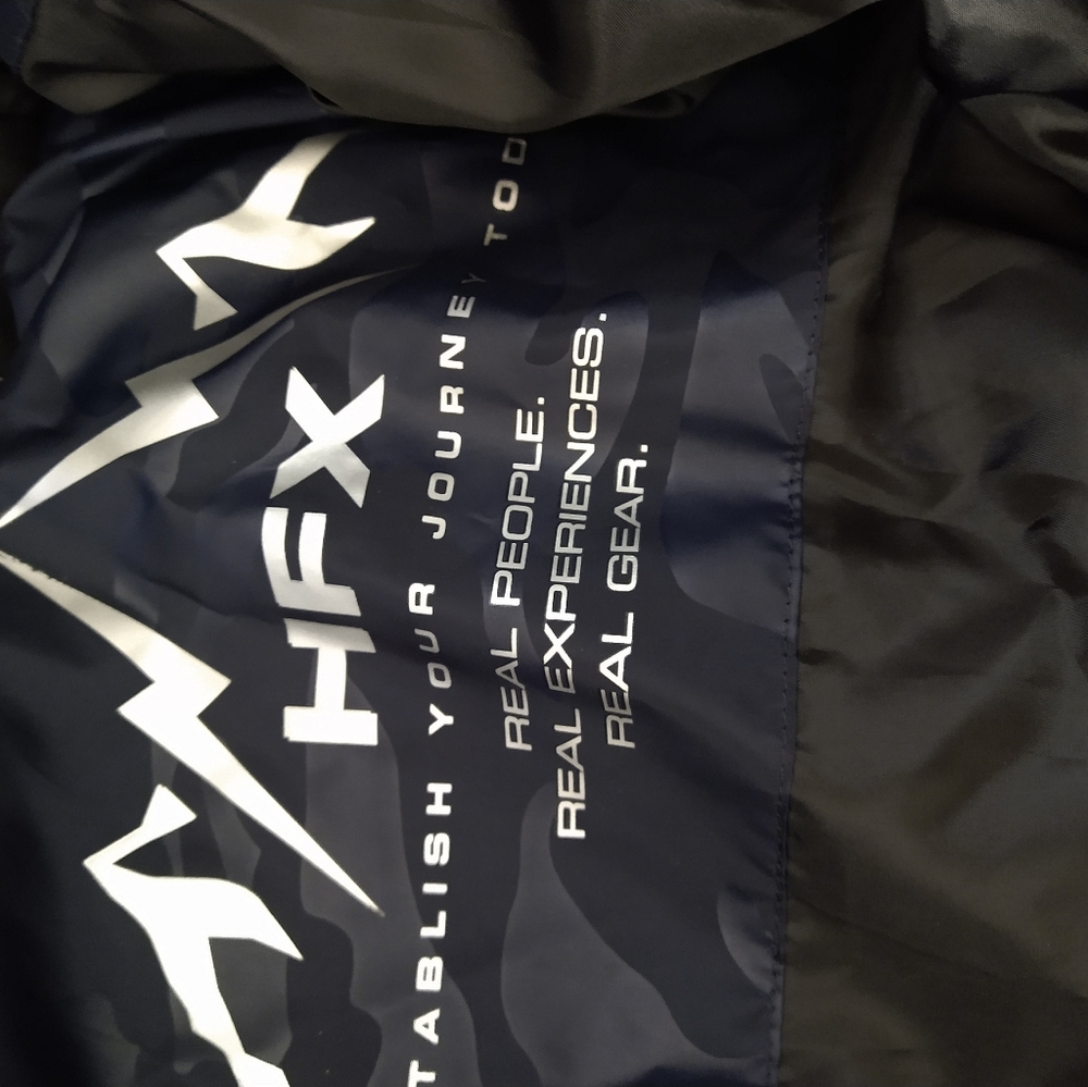 HalifaxMen's Colorblocked Puffer Jacket - Picture 6 of 7